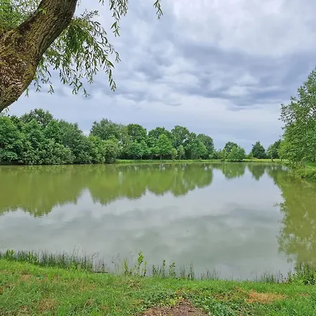 Le Chaussis Vakantiehuis Aron